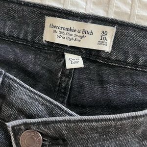 Abercrombie Curve Love 90’s slim straight Ultra High Rise- criss cross waistband